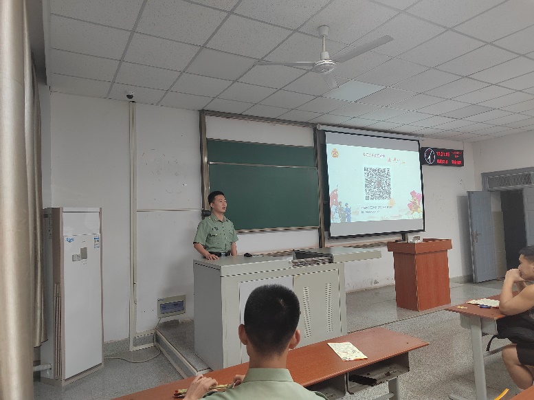 人们在房间里描述已自动生成 人们在房间里描述已自动生成